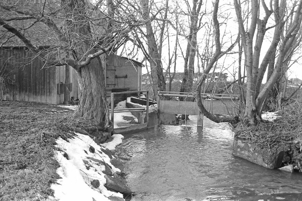 Ried bei Kerzers Alte Knochenstampfe Stauwehr